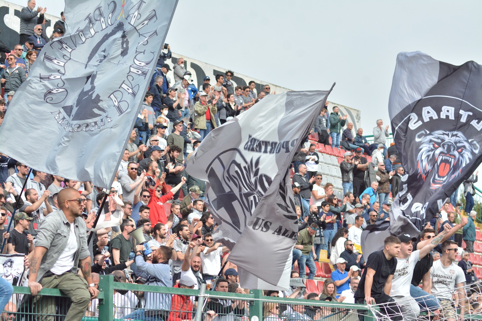 Alessandria Calcio, Gradinata Nord: “Mai vicini a idee o contenuti razzisti. Accusa infamante”