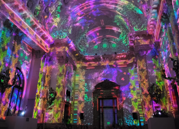 Arte, musica e tecnologia si fondono a Torino: un viaggio sensoriale nelle sale di Palazzo della Luce
