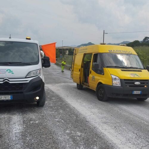 Camion perde il carico tra Serravalle e Novi: strada riaperta