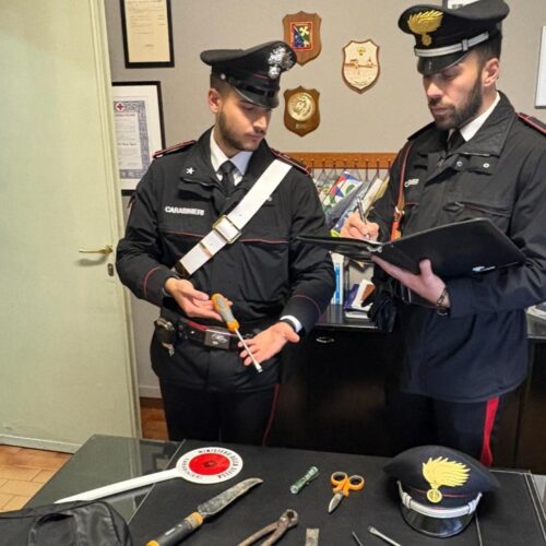 Intercettati in paese scappano ma vengono arrestati dopo inseguimento Intercettati in paese scappano ma vengono arrestati dopo inseguimento