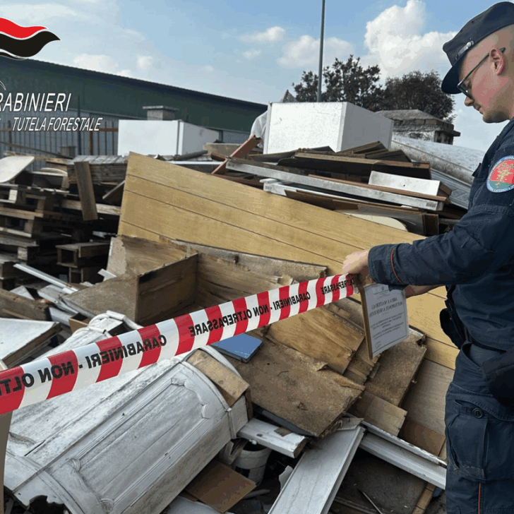 Continua ad ammassare illecitamente rifiuti e usa autocarro sequestrato. Per l’uomo scatta nuova denuncia Continua ad ammassare illecitamente rifiuti e usa autocarro sequestrato. Per l’uomo scatta nuova denuncia