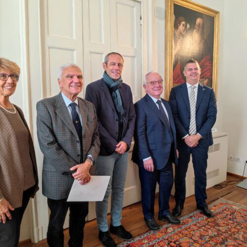 Tornano gli incontri al Collegio S. Chiara di Alessandria: si comincia il 4 novembre con Oscar Farinetti Tornano gli incontri al Collegio S. Chiara di Alessandria: si comincia il 4 novembre con Oscar Farinetti