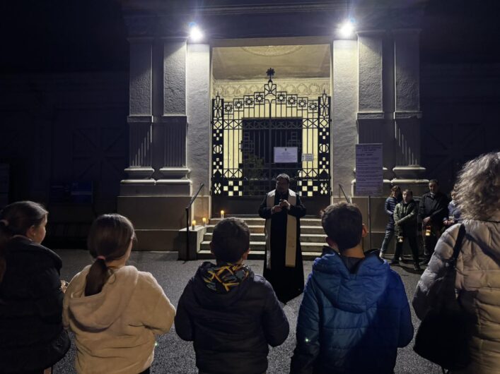 A Robbio la parrocchia sceglie la “Camminata della Luce” invece di Halloween A Robbio la parrocchia sceglie la “Camminata della Luce” invece di Halloween