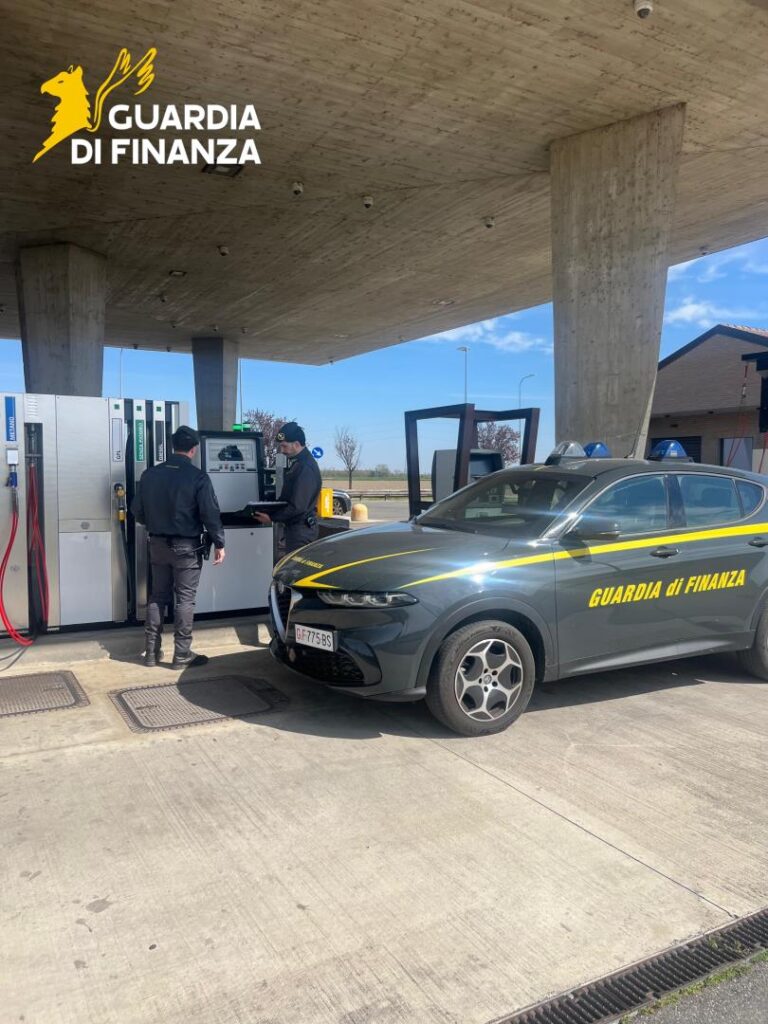 Controlli distributori pavese guardia finanza