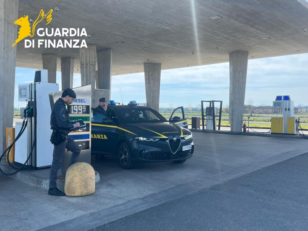 Controlli distributori pavese guardia finanza