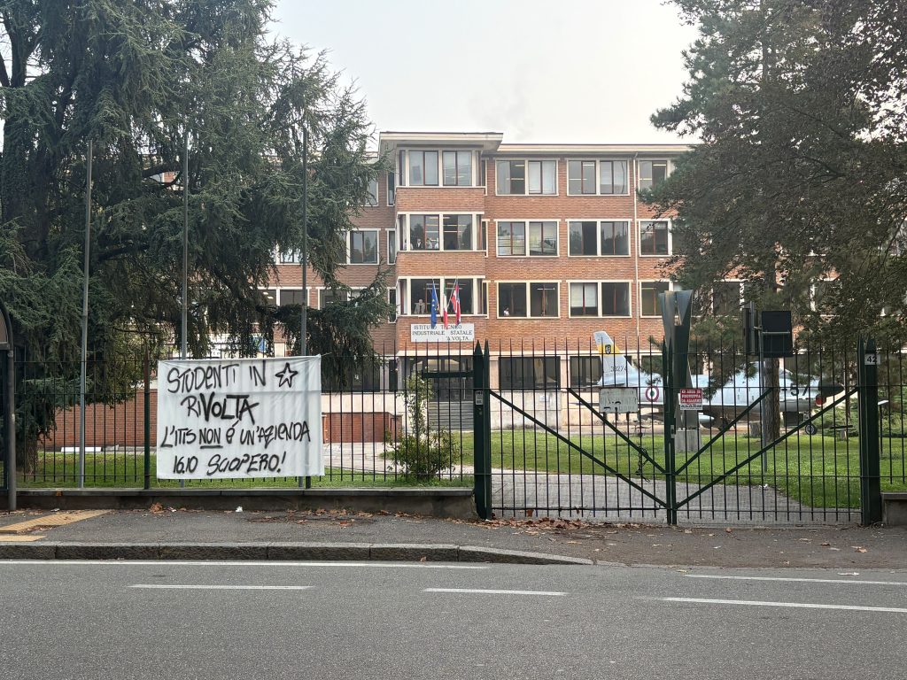 Striscione protesta Volta