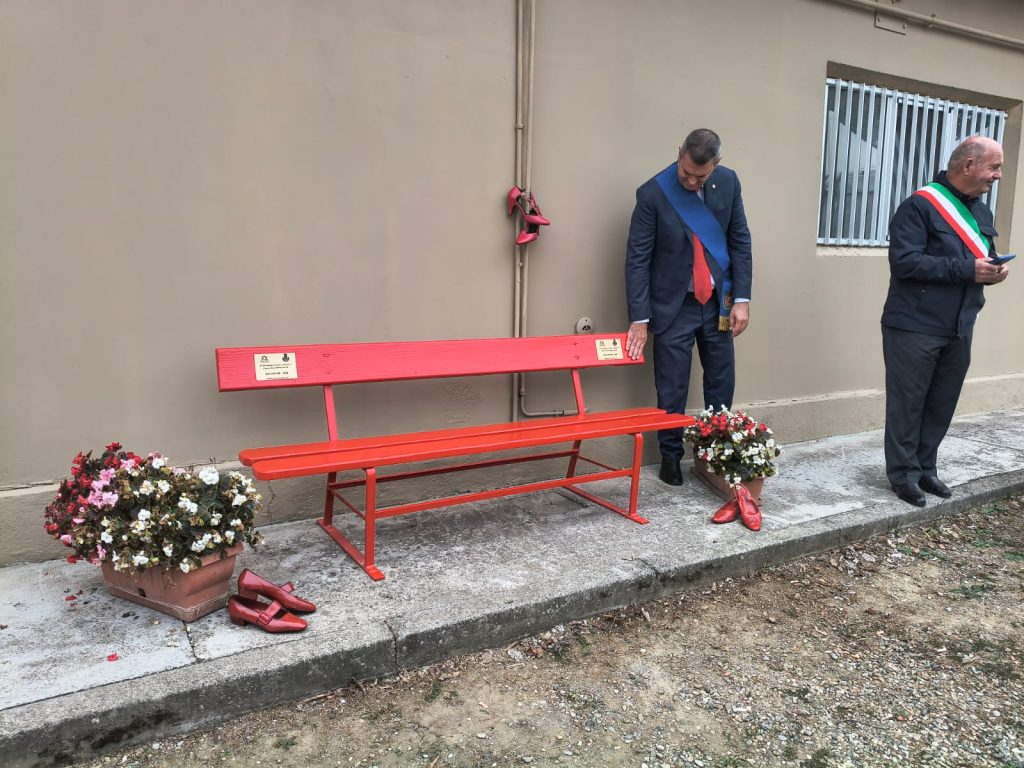Panchina rossa Carentino