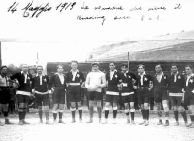 Undici eroi in maglia nera a braccia alzate contro gli inglese…era il Casale di 100 anni fa