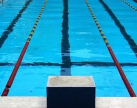 Sulla piscina la delusione degli atleti e l’invito al Comune: ‘ci paghi almeno i costi per i disagi’