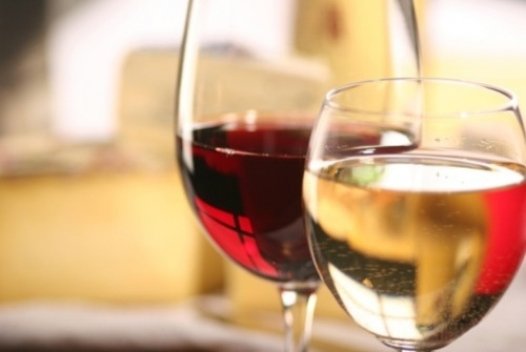 La Cina ama il vino rosso, ma l’Italia non ne approfitta: un’occasione per la provincia?