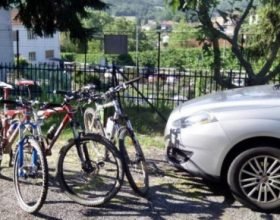 Forzano tre garage per rubare biciclette: provvidenziale un posto di blocco dei Carabinieri