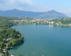 In Piemonte i laghi più belli sono ad Avigliana. A Vernazza (in Liguria) spiaggia a ‘5 vele’