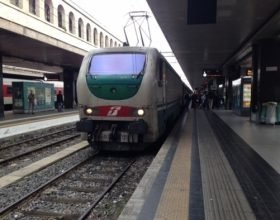 Ennesimo colpo inferto ai pendolari: la linea Acqui-Genova chiusa tutto il mese di agosto