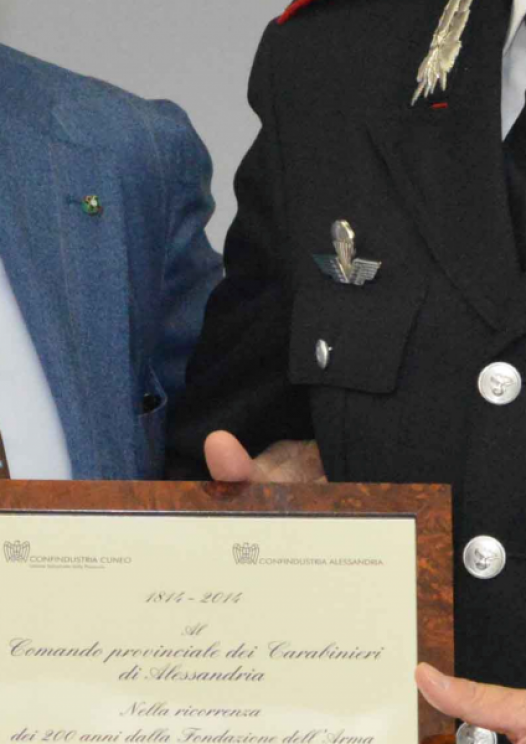 Confindustria Alessandria ha consegnato un riconoscimento al Comando Provinciale dei Carabinieri di Alessandria