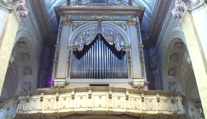 Massimo Gabba suona l’organo della Chiesa San Paolo