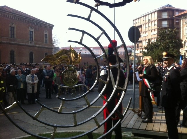 In Piazza Valfrè il regalo di Confartigianato per i 200 anni dei Carabinieri