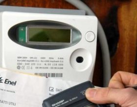 Forzano il contatore e sottraggono più di 1500 euro di energia elettrica: denunciati