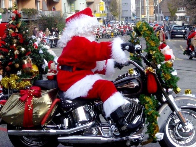 Babbi Natale in Harley per le vie di Alessandria
