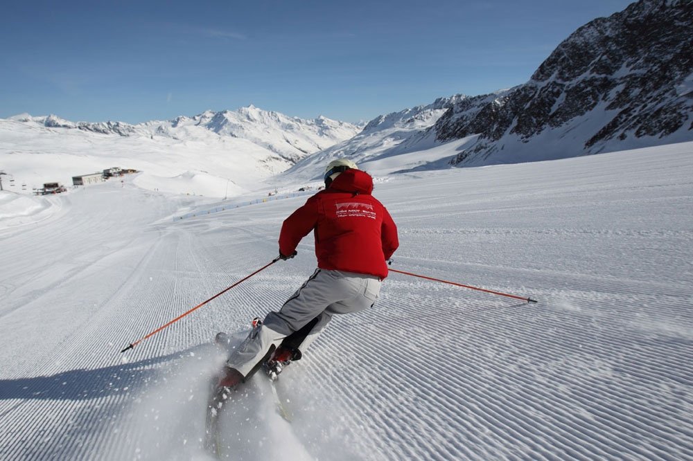 Poca neve sulle Alpi piemontesi. Impianti costretti a usare i cannoni sparaneve