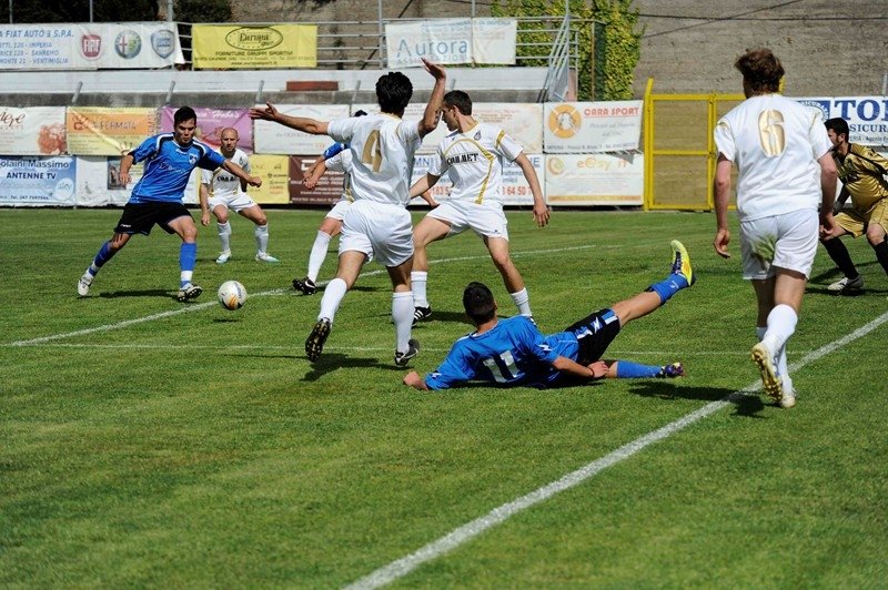 Villalvernia ferma la capolista: contro il Pinerolo finisce 1 a 1