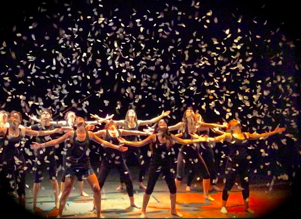 “In equilibrio”, il nuovo spettacolo del Teatro della Crescita anticipa la “Mezza Stagione “ di Costigliole d’Asti