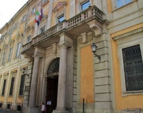 Consiglio comunale di Valenza con sorpresa: l’assessore La Rosa comunica le dimissioni del presidente Amv srl