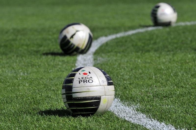Via i palloni per perdere tempo: Alessandria multata