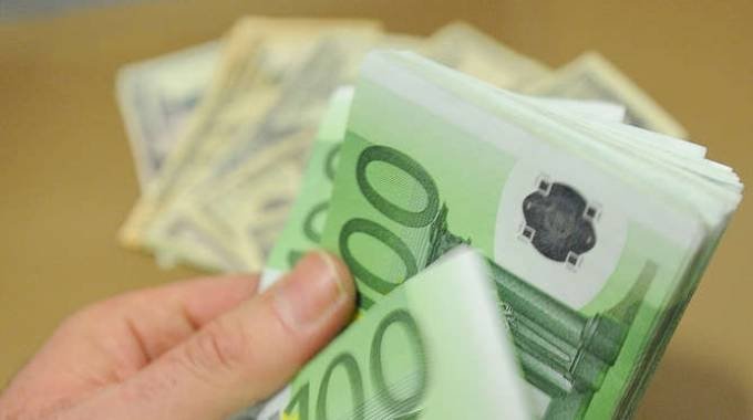 Condominio reclama 10 mila euro: nei guai l’amministratrice