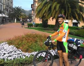 Giro d’Italia in solitaria: le tappe toscane del giovane alessandrino