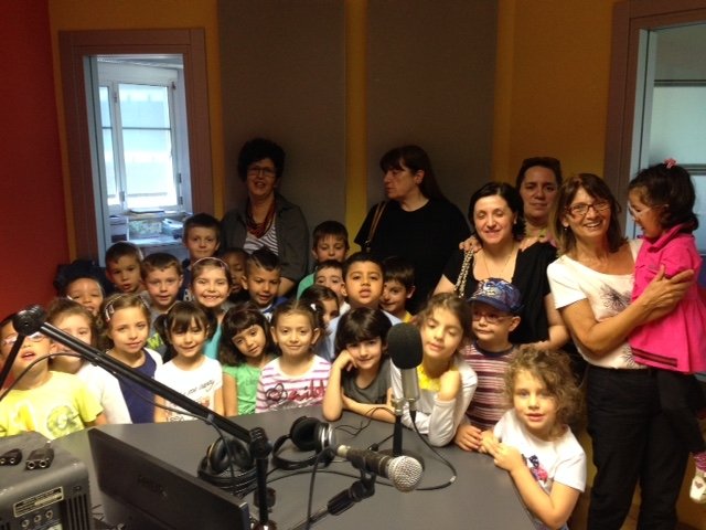 I bimbi della scuola materna Carducci ospiti di Radio Gold News