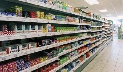 Ruba cosmetici in un supermercato: denunciato dalla Polizia di Stato