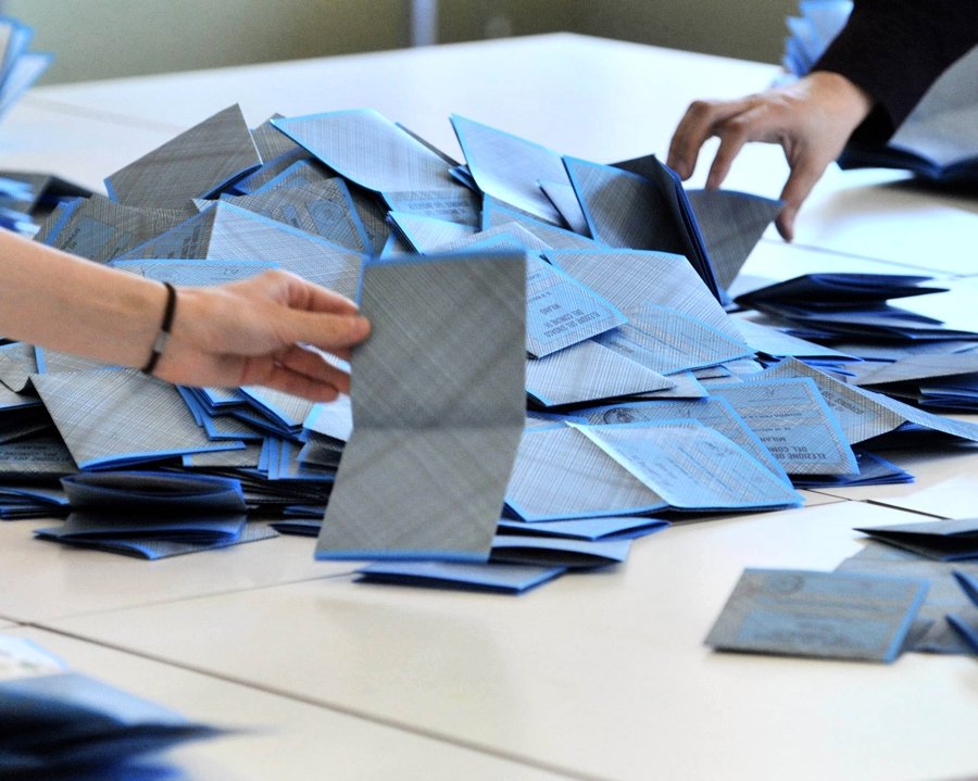 In provincia galoppa l’astensionismo. A Valenza ha votato il 52%. In provincia il 55%