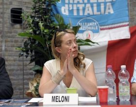 In tanti al centro comunale di Valenza per Giorgia Meloni