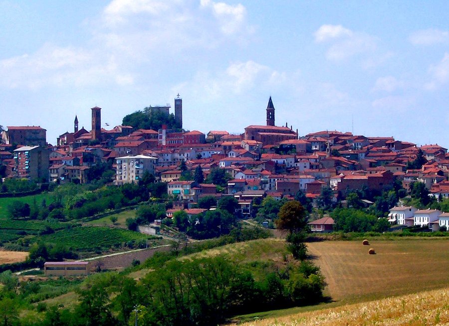 Stop alle auto sulle colline del Monferrato: la scelta radicale che strizza l’occhio al turismo