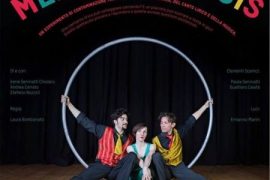 Mélange à trois, acrobazie, canto lirico e musica