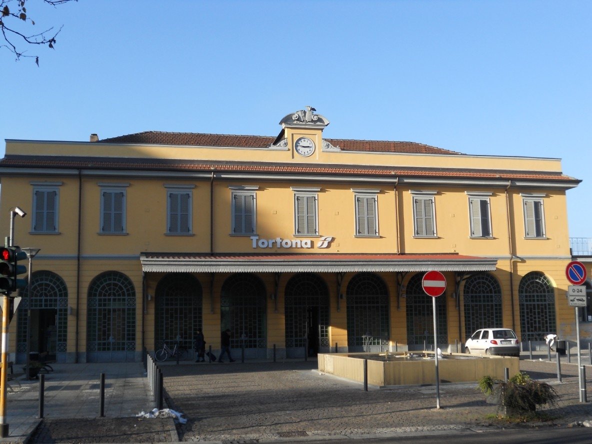 Nove migranti fermati alla stazione di Tortona: secondo l’ASL nessun rischio per la popolazione