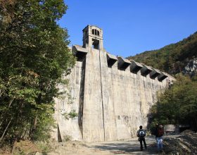 Una camminata bianca per ricordare il crollo della diga di Molare