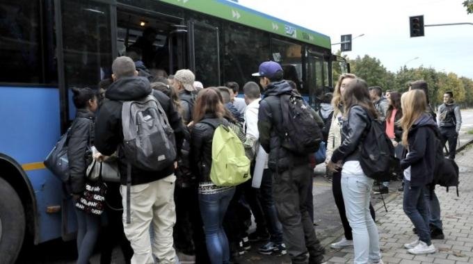 Nessuna soppressione dei bus sulla tratta Casale-Vercelli. La Regione si impegna a garantire le risorse