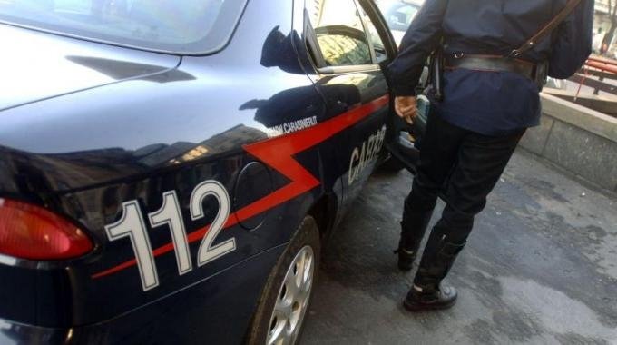 In macchina con 8 grammi di hashish: scoperti dai Carabinieri