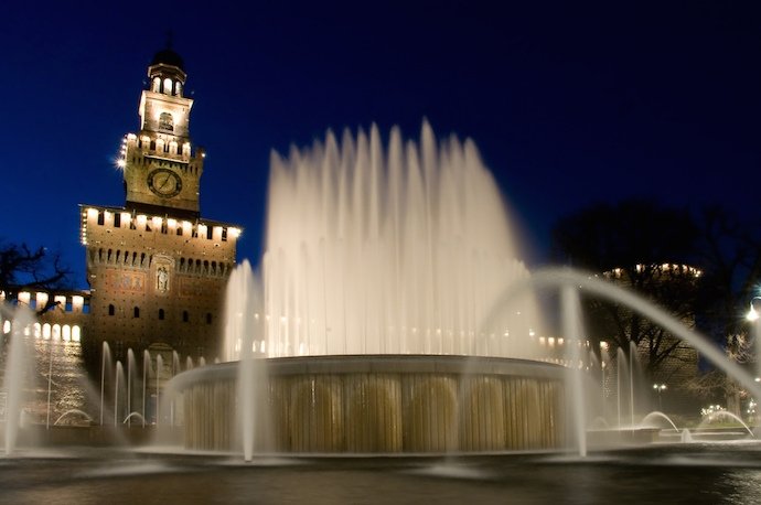 Il Festival dell’acqua ‘bagna’ le mura del Castello Sforzesco