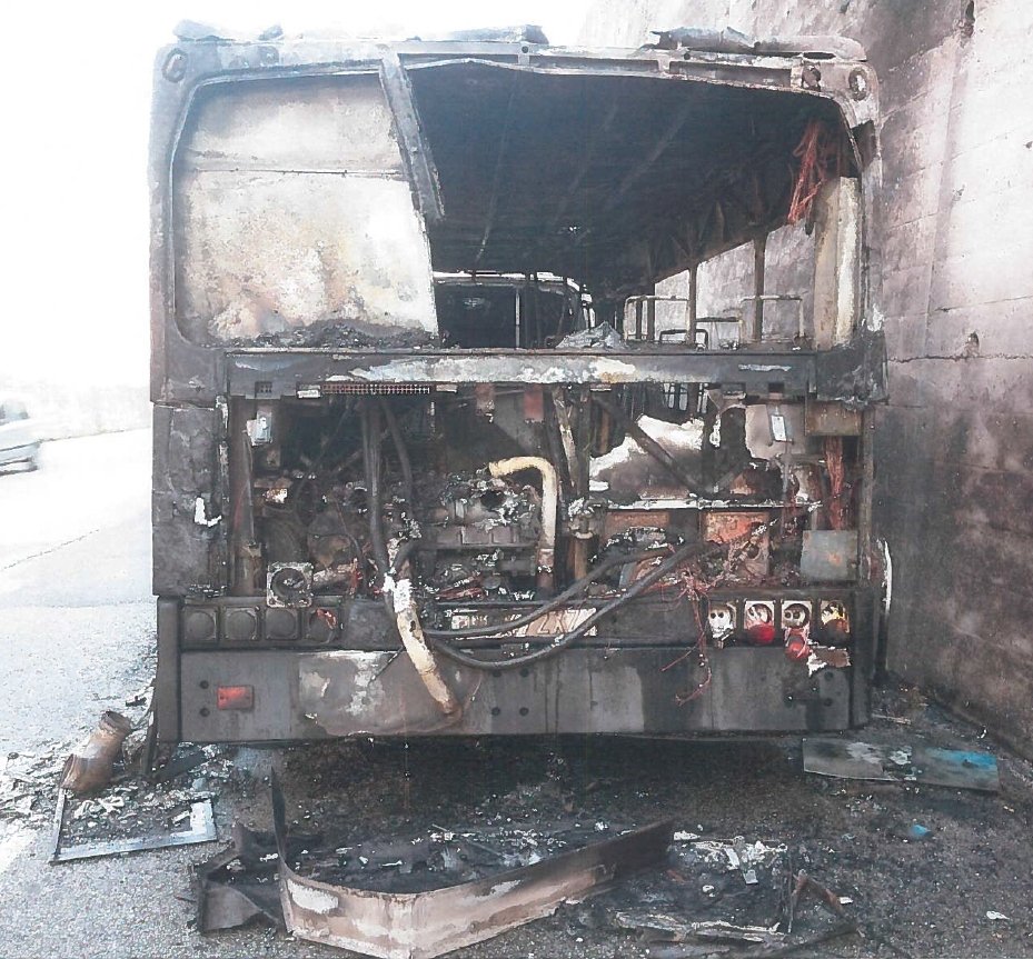 Provincia chiede conto ad Arfea del bus in fiamme [FOTO e VIDEO]