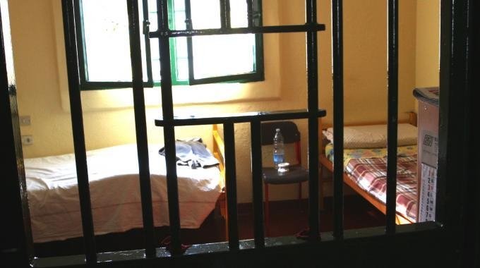Sesso in carcere: il Coisp contro la proposta di legge in Parlamento. “E perchè non l’idromassaggio?”