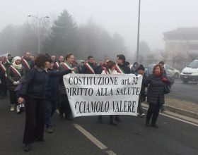 In tremila in marcia per difendere l’ospedale di Acqui Terme