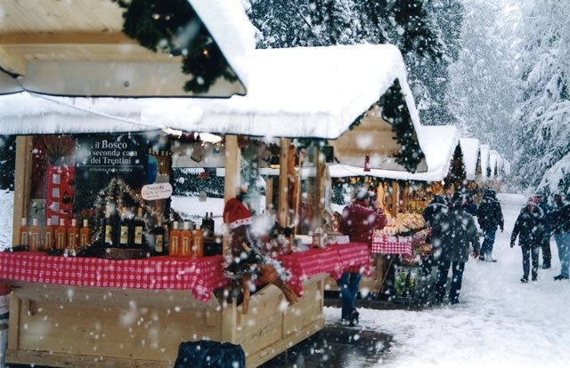 Il vero spirito del Natale tra i tradizionali mercatini natalizi di Levico Terme