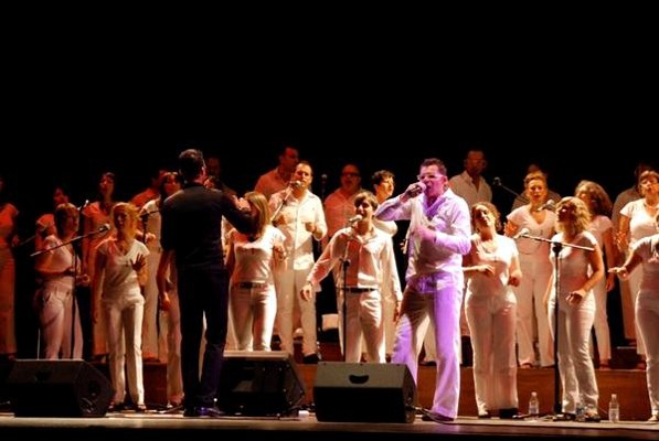 Al Teatro Besostri di Mede la trascinante musica gospel del The Joy Singers Choir