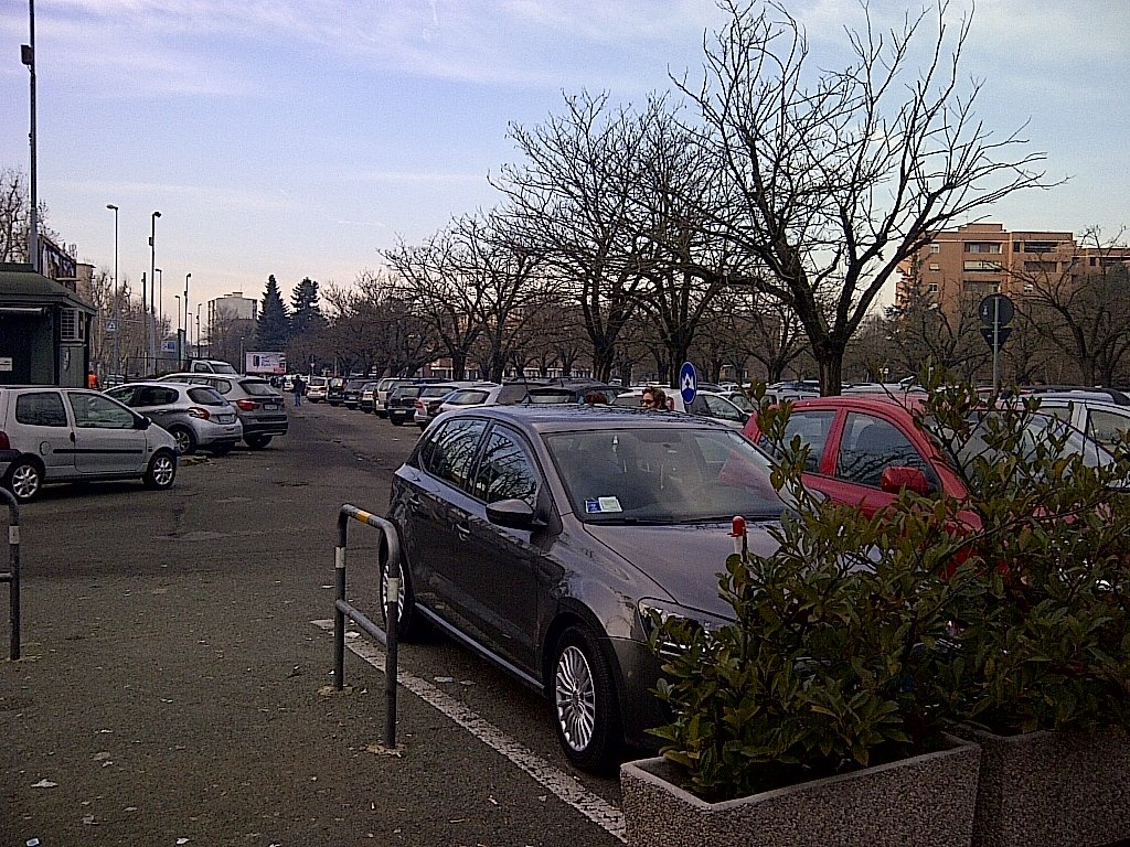Nuovi controlli in piazzale Berlinguer: cinque parcheggiatori abusivi sanzionati