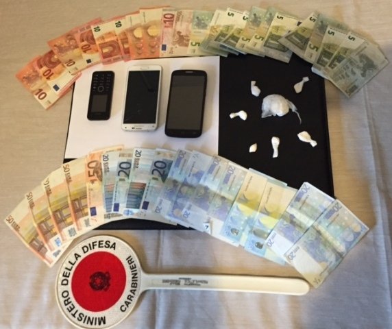 Dieci grammi di cocaina nascosti nelle mutande: arrestato dai Carabinieri