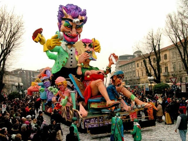Su le maschere: va in scena il Carnevale di Vercelli
