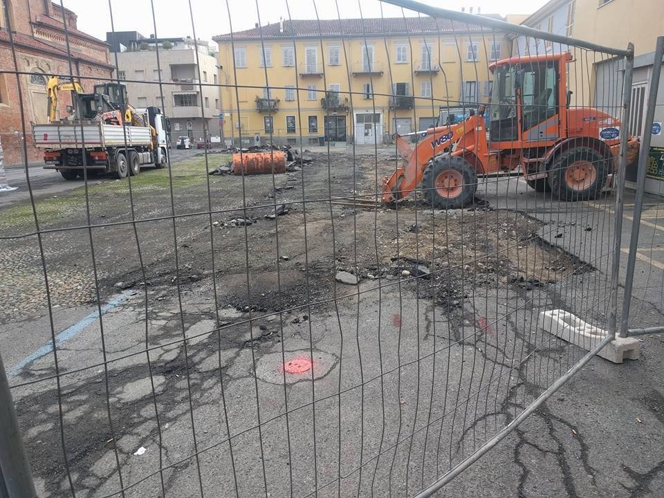 Il sindaco Rossa sui lavori in Piazza Santa Maria di Castello: “fermati da una denuncia di alcuni cittadini”