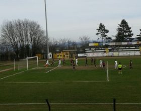 Derthona frena la marcia della Caronnese grazie al para-rigori Ferraroni
